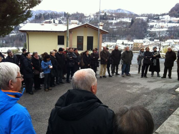 522714_309900439120836_1443627974_n